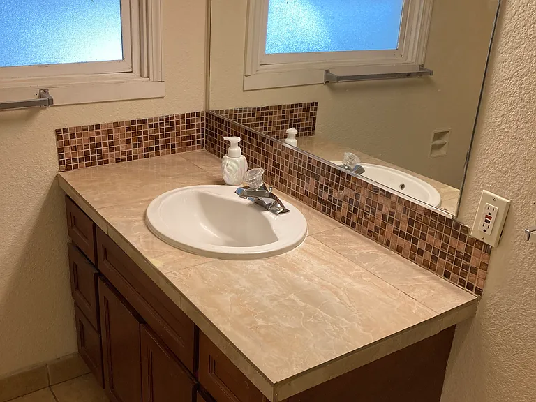 1201 Duke Dr #3 — Photo 3