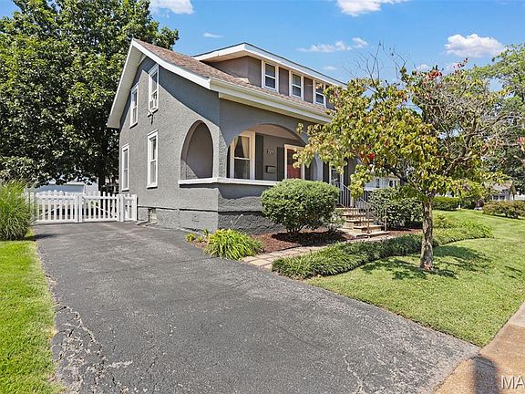 3rd image of 727 Evans Ave