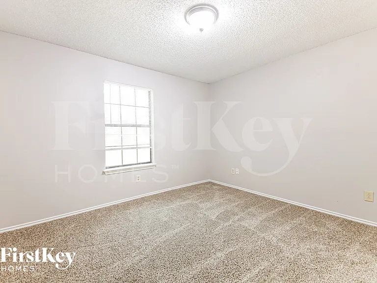 1403 Bradford Pl — Photo 14