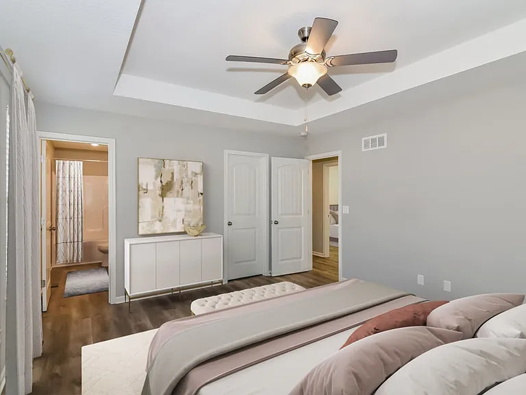Elm Grove Luxury Rental Homes — Photo 30