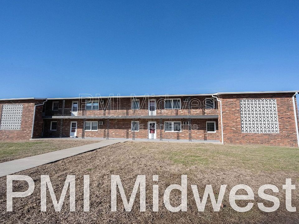 1st image of 140 Maple Park Dr APT 3