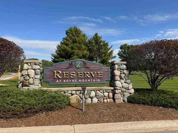 133 Innsbruck Ln #133, Boyne City, MI 49712