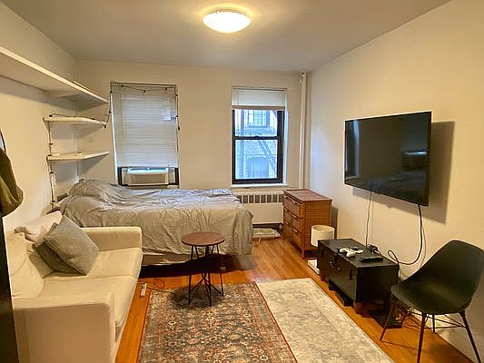 5th image of 20 Jane St APT 4C