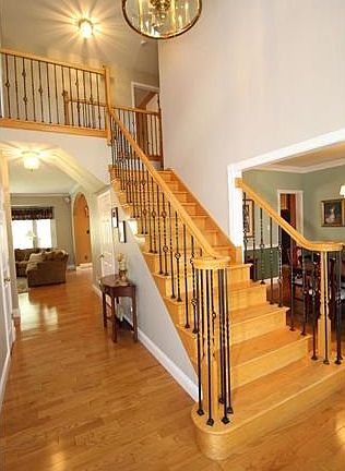 Two story entry foyer!