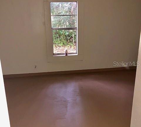 4th image of 824 S Adelle Ave