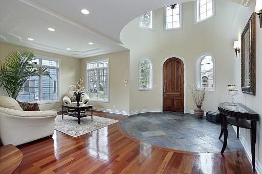 2nd image of 3209 Crestwood Ln