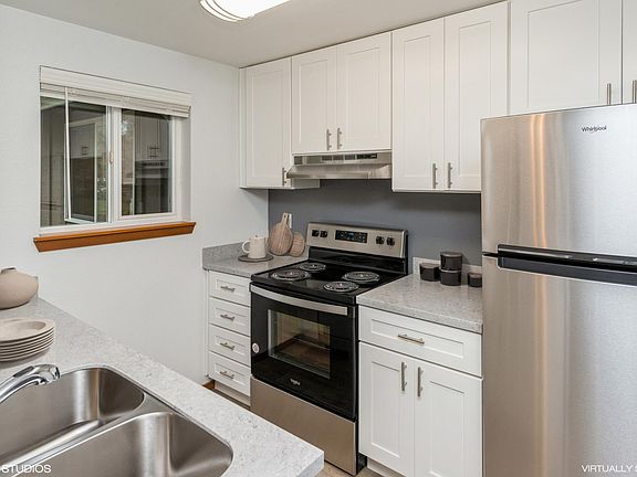 3rd image of 300 Kenyon St NW #D76628e49