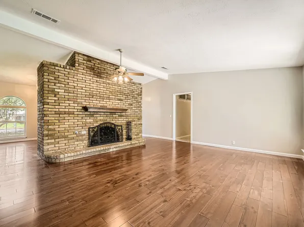 218 Bexar Dr, Highland Village, TX 75077