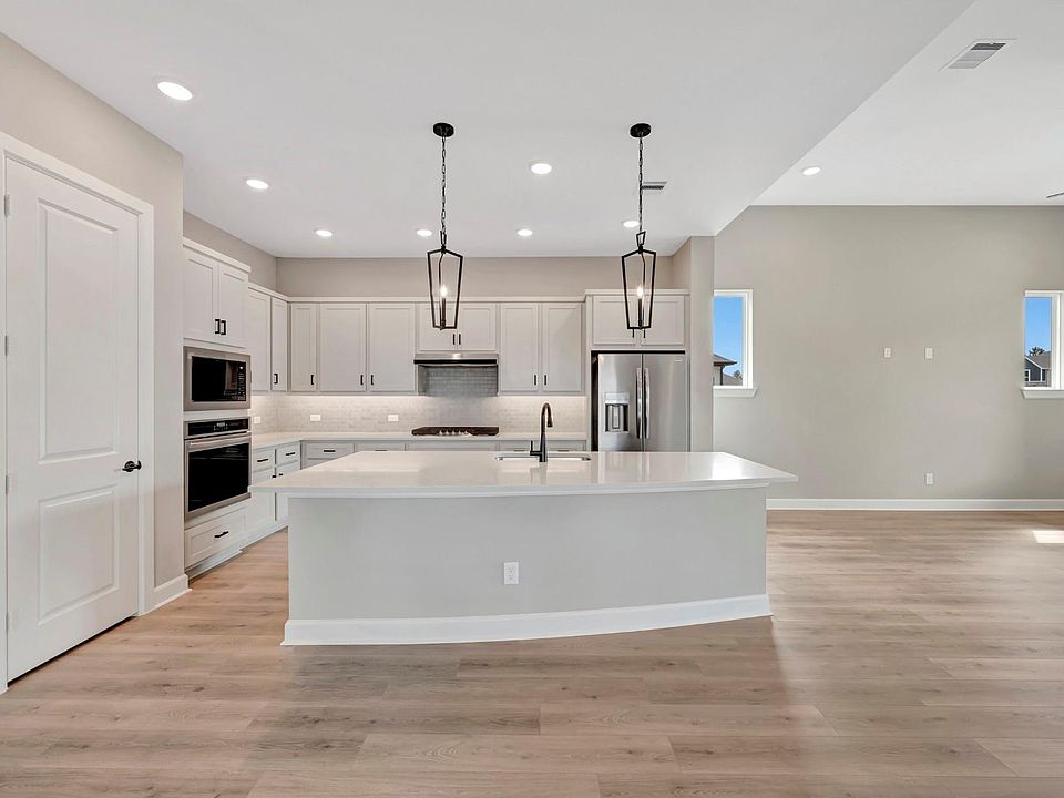 1st image of 2335 Verano St