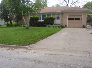 1826 E Mitchell Ave, Waterloo, IA 50702