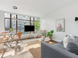 1249 Granville St #509, Vancouver, BC V6Z 1M5