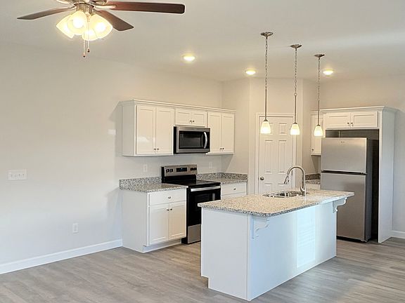 5th image of 918 Rodeo Ln