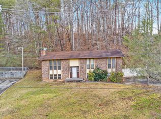 425 Ivanhoe Rd, Powell, TN 37849