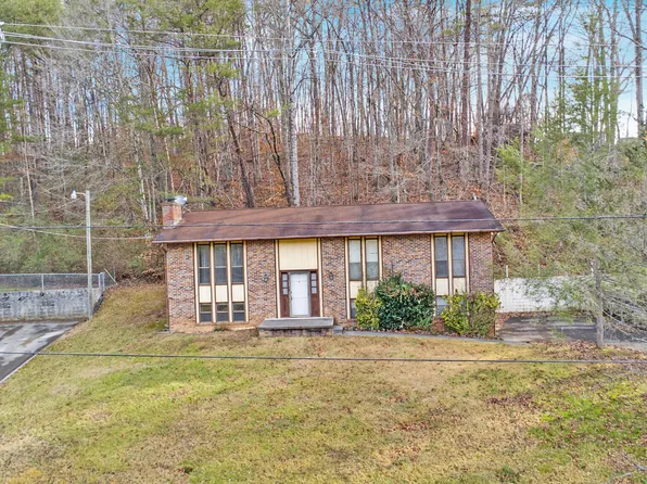 425 Ivanhoe Rd, Powell, TN 37849