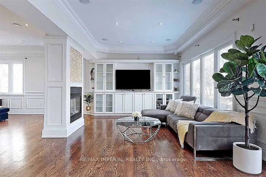 8 bed, $8,000 — Photo 4