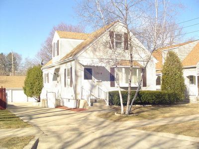 1907 S 93rd St, West Allis, WI, 53227