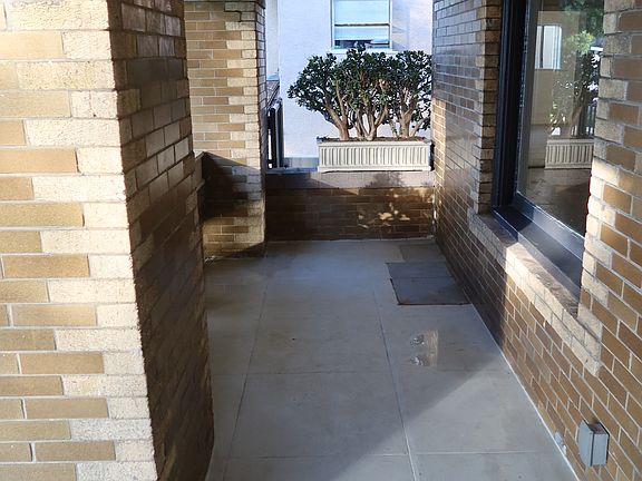 5th image of 537 W Milford St #A