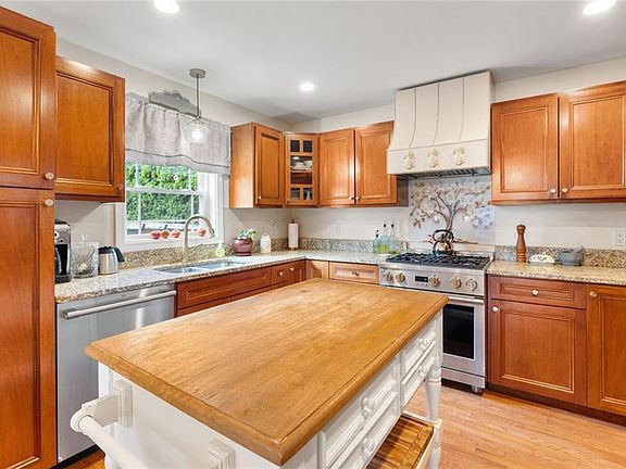 3rd image of 3 William St #1