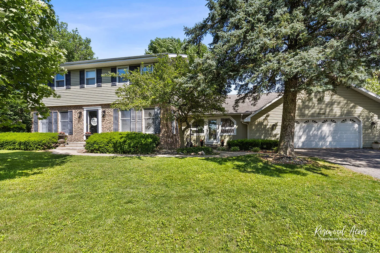 1486 Westminster Ln photo 1