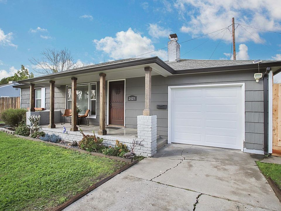 1st image of 2023 Lake Dr