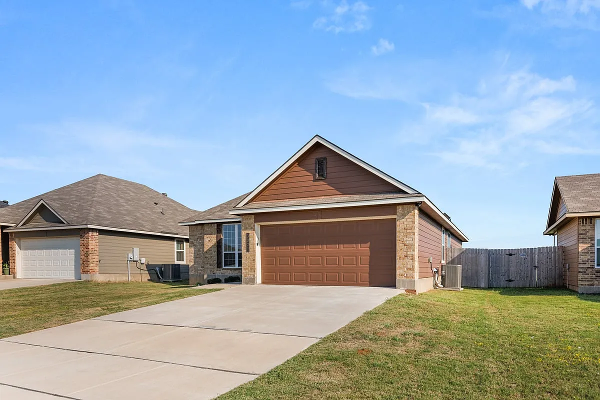3821 Centerfire Rd - 3821 Centerfire — Photo 3