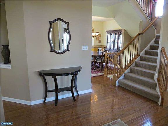 4th image of 218 Hazel Dr