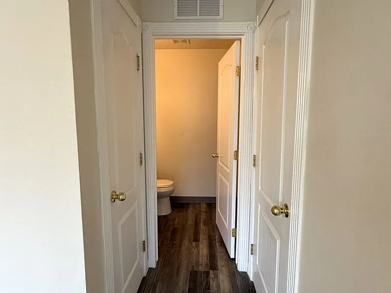 Midland 4-Plex 141 — Photo 5