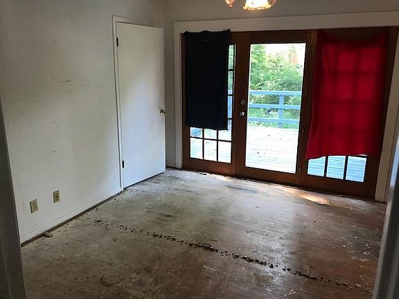 3rd image of 9068 Patrick Dr