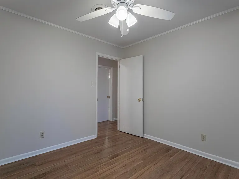1453 Wedgewood Dr — Photo 15