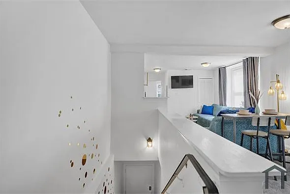 468 E Walnut Ln #3 — Photo 5