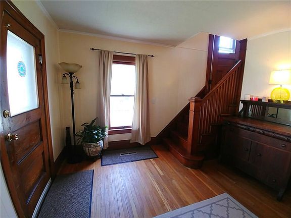 3rd image of 249 Lake Ave