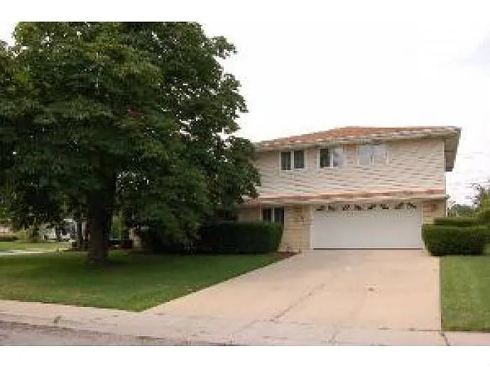8052 W Gregory St photo 1