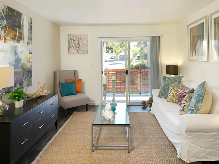 Bayside Apartments — Photo 2