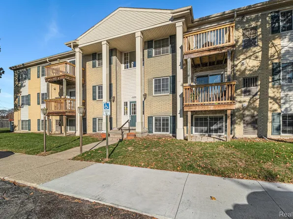 45200 Keding St APT 101, Utica, MI 48317