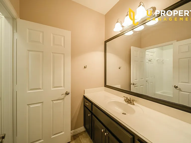1810 Port Isabel Dr — Photo 31