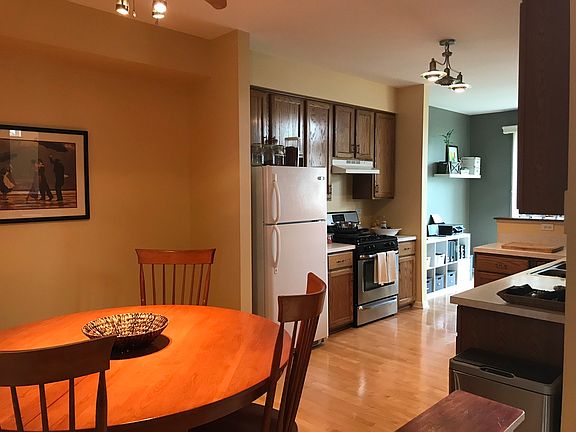 3rd image of 2957 Stockton Ct #2957