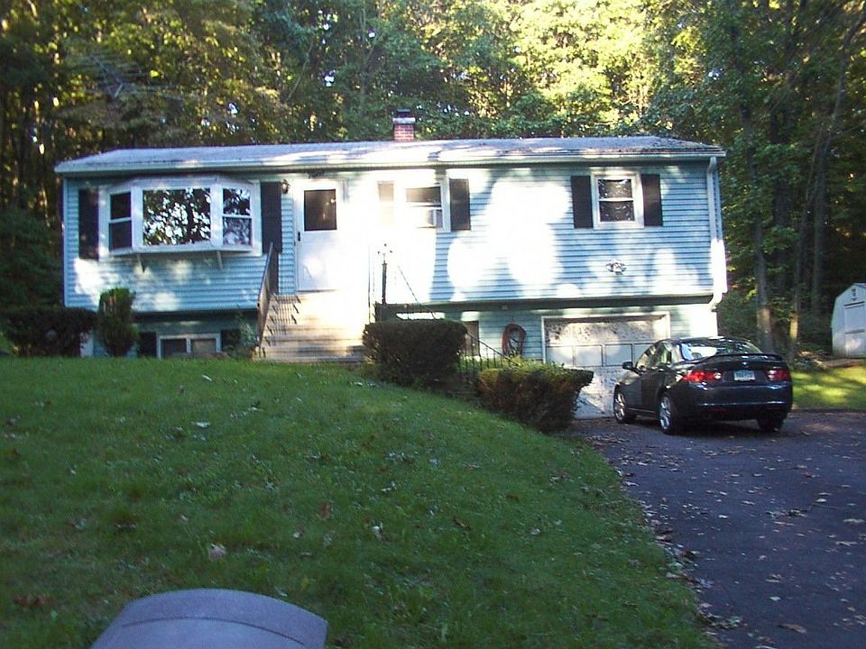 2nd image of 9 Boxwood Ln