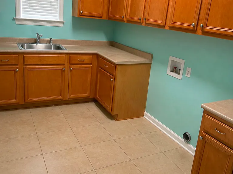 4717 Riviera Dr — Photo 3
