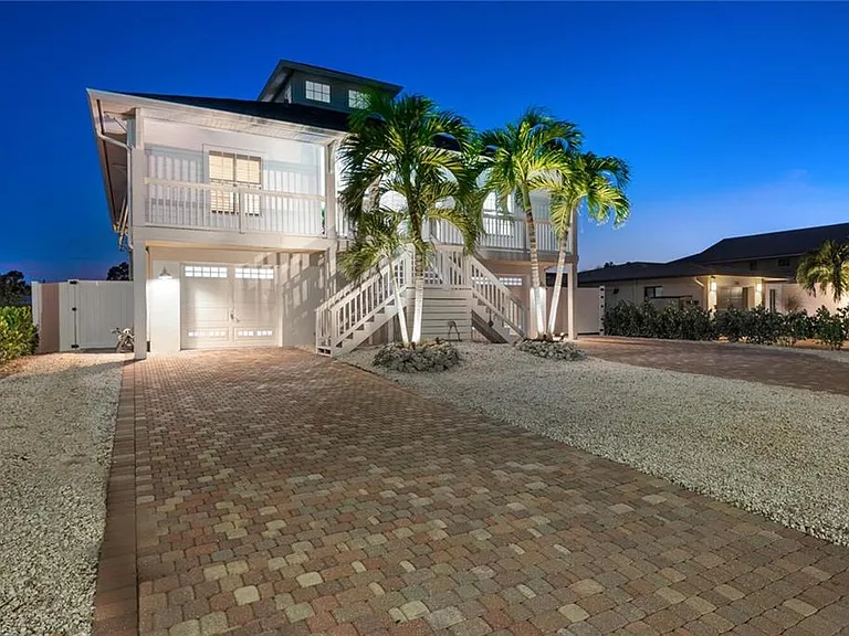 2736 Gulfview Dr — Photo 26