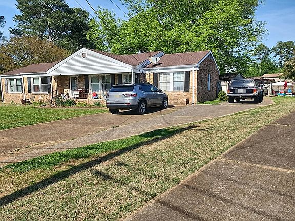 2nd image of 308 McAlpine Dr SE