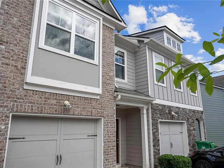1881 Plainsboro Dr — Photo 2