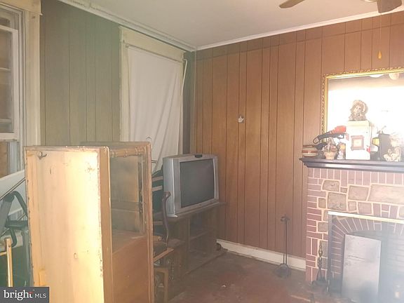 5th image of 518 N Edgewood St