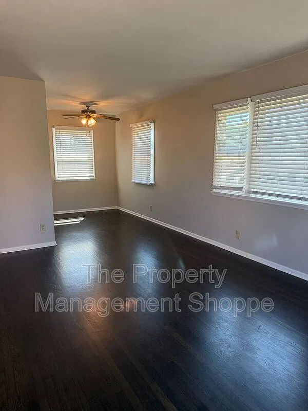 1 bed, 1.0 bath, 1222 sqft, $2,500 — Photo 3