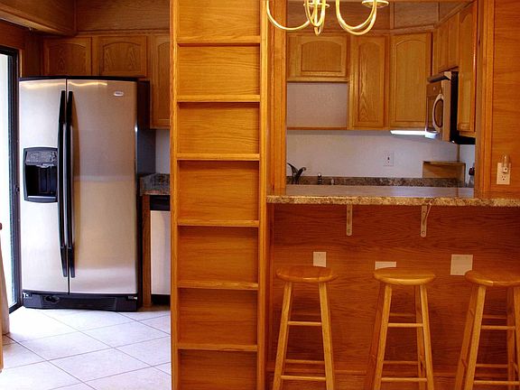 Passthrough to kitchen