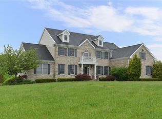 5 Scenic Way, Monroe Township, NJ 08831