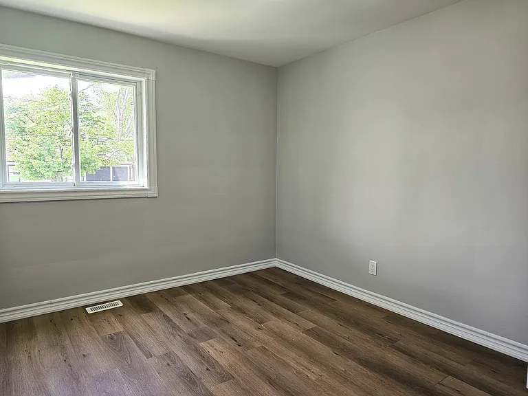 8392 Willoughby Dr — Photo 10