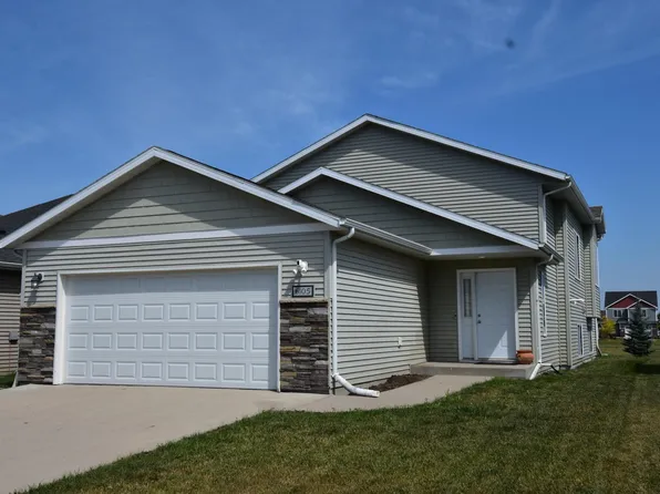 6105 61st Ave S, Fargo, ND 58104