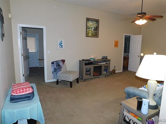 4th image of 215 Pine St