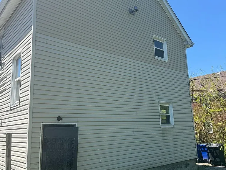 11115 Notre Dame Ave — Photo 9