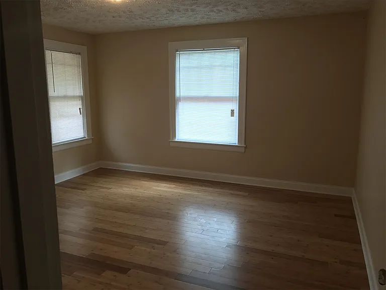924-926 11th Avenue, Huntington WV - - — Photo 8